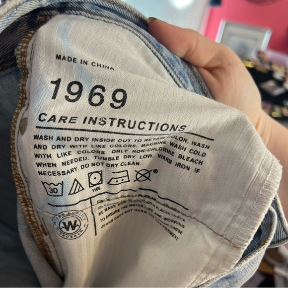 Gap Sexy Boyfriend Distressed Light Wash Jeans, size 28 AS IS - Picture 3 of 9